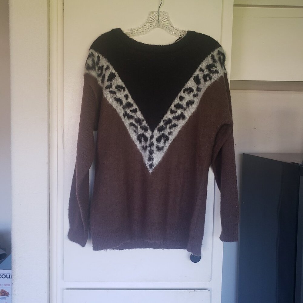 Venus Brown, leopard and Black Sweater Size Large